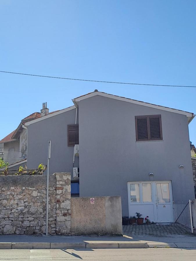 Konoba Yan Apartamento PUY Exterior foto