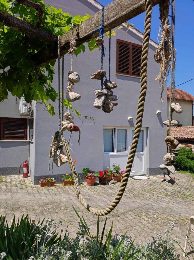Konoba Yan Apartamento PUY Exterior foto
